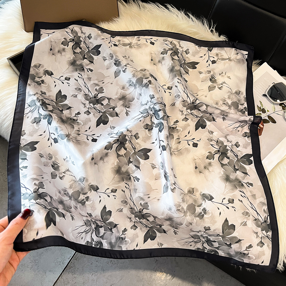 Luxury Bags China Wholesale - Luxury New Printed Scarves Women's Silk