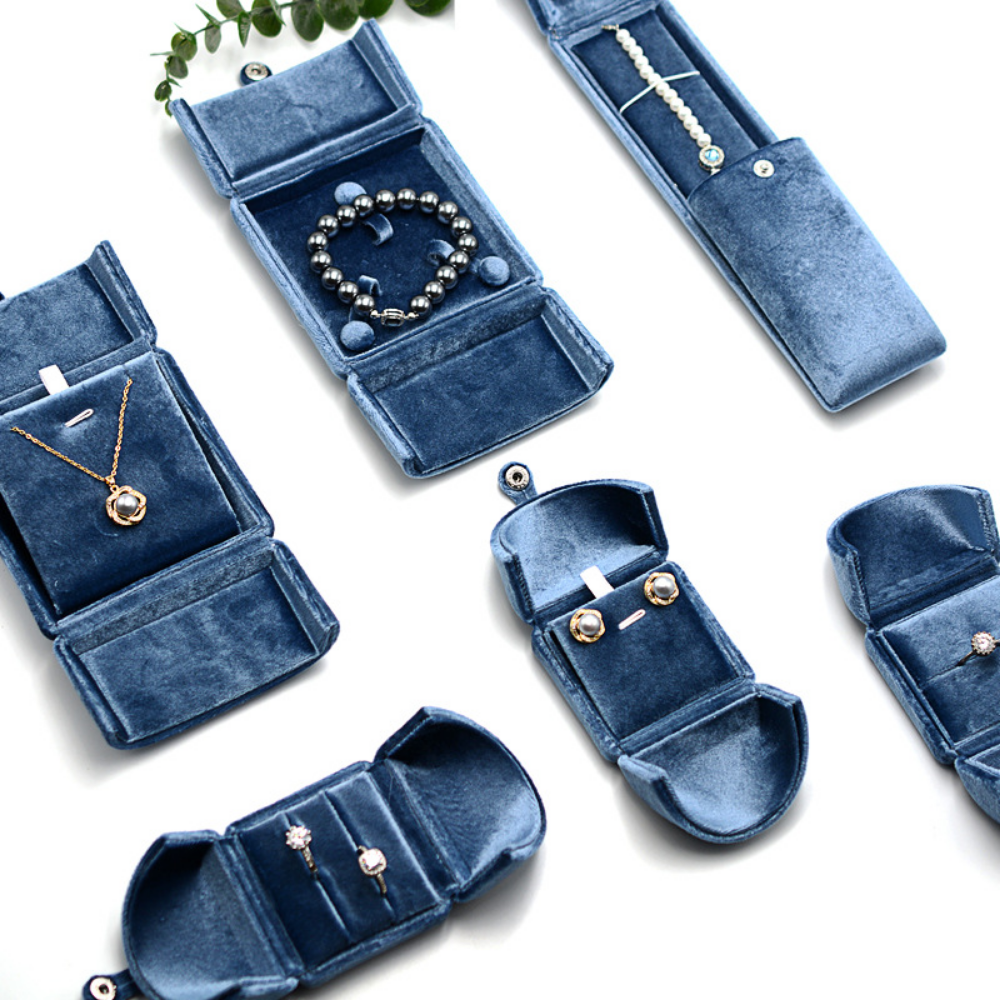 Double Opening Blue Velvet Jew – обзор и цена Luxury Bags List