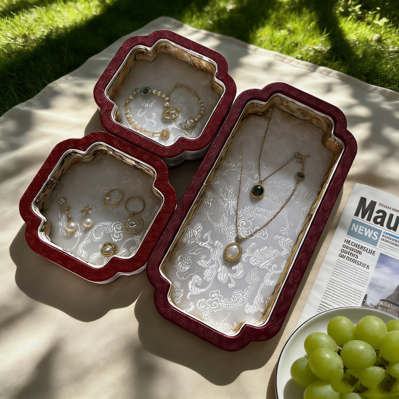 Luxury Court-Style Jewelry Dis – обзор и цена Luxury Bags List